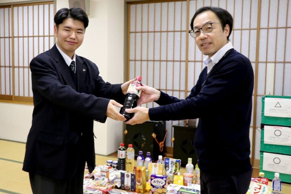 伊勢崎市の中等教育学校で「合同フードドライブ寄贈式」 11月11日(水)〔群馬〕