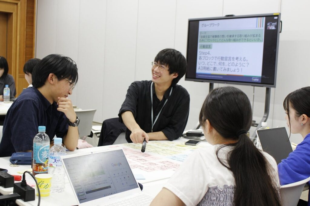 被爆の記憶を「聞く側」から「伝える側」へ全国の大学生が被爆者と学び、各地域での継承活動を考える