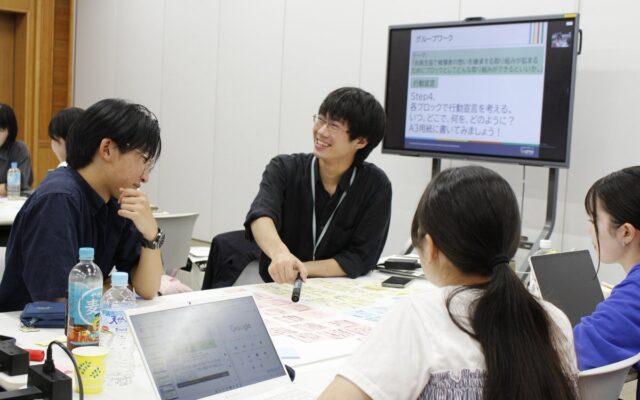 被爆の記憶を「聞く側」から「伝える側」へ全国の大学生が被爆者と学び、各地域での継承活動を考える