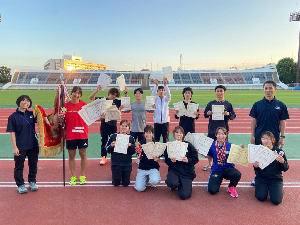 【アップルスポーツカレッジ】陸上部女子が全国大会で初の栄冠第37回全国専門学校対抗陸上競技大会で女子総合優勝