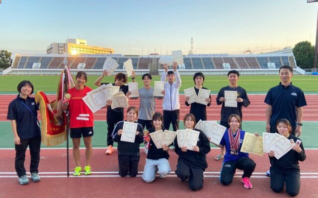 【アップルスポーツカレッジ】陸上部女子が全国大会で初の栄冠第37回全国専門学校対抗陸上競技大会で女子総合優勝