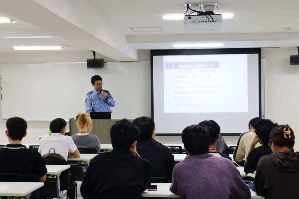 【新潟ビジネス専門学校】 交通ルールを守って、事故・違反ゼロへ！留学生対象の自転車ルール指導！