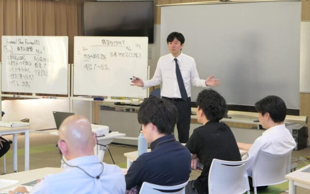 高校の探究学習にケースメソッドを名古屋商科大学長が刈谷北高校で教員研修