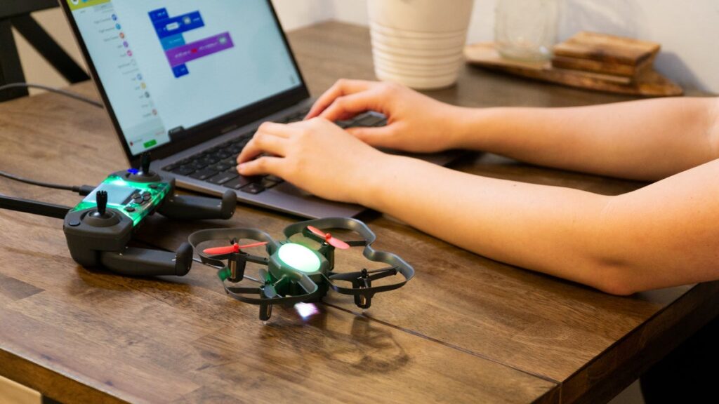 教育用ドローン「CoDrone EDU」、販売開始から4年足らずで全国150校以上に導入