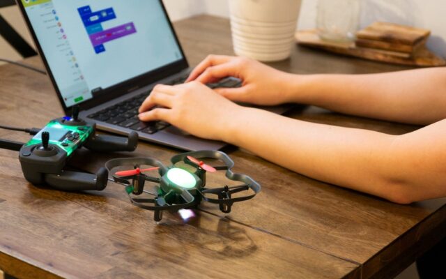 教育用ドローン「CoDrone EDU」、販売開始から4年足らずで全国150校以上に導入